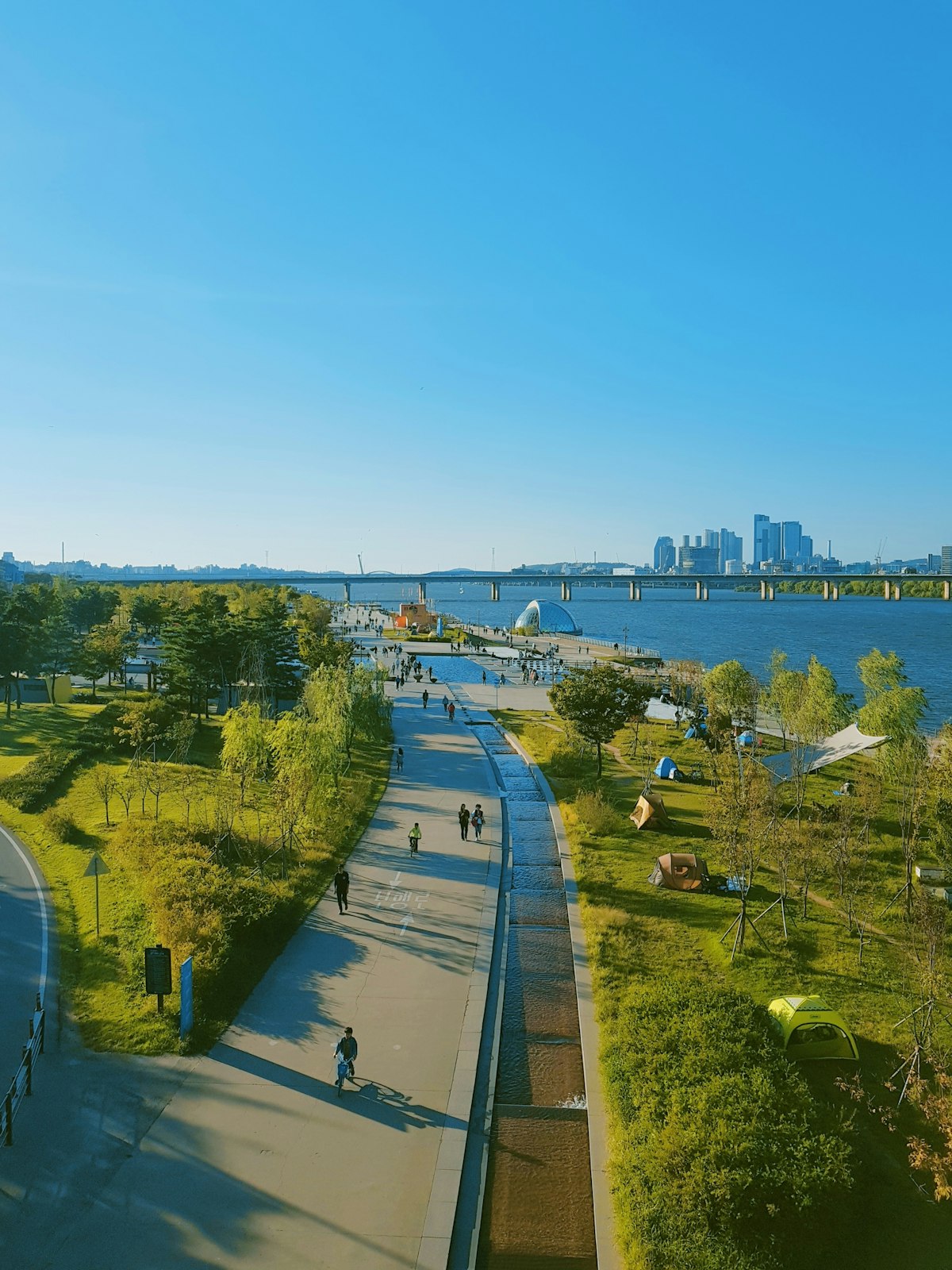 Aerial view of Seoul city buildings and Yeouido Hangang Park